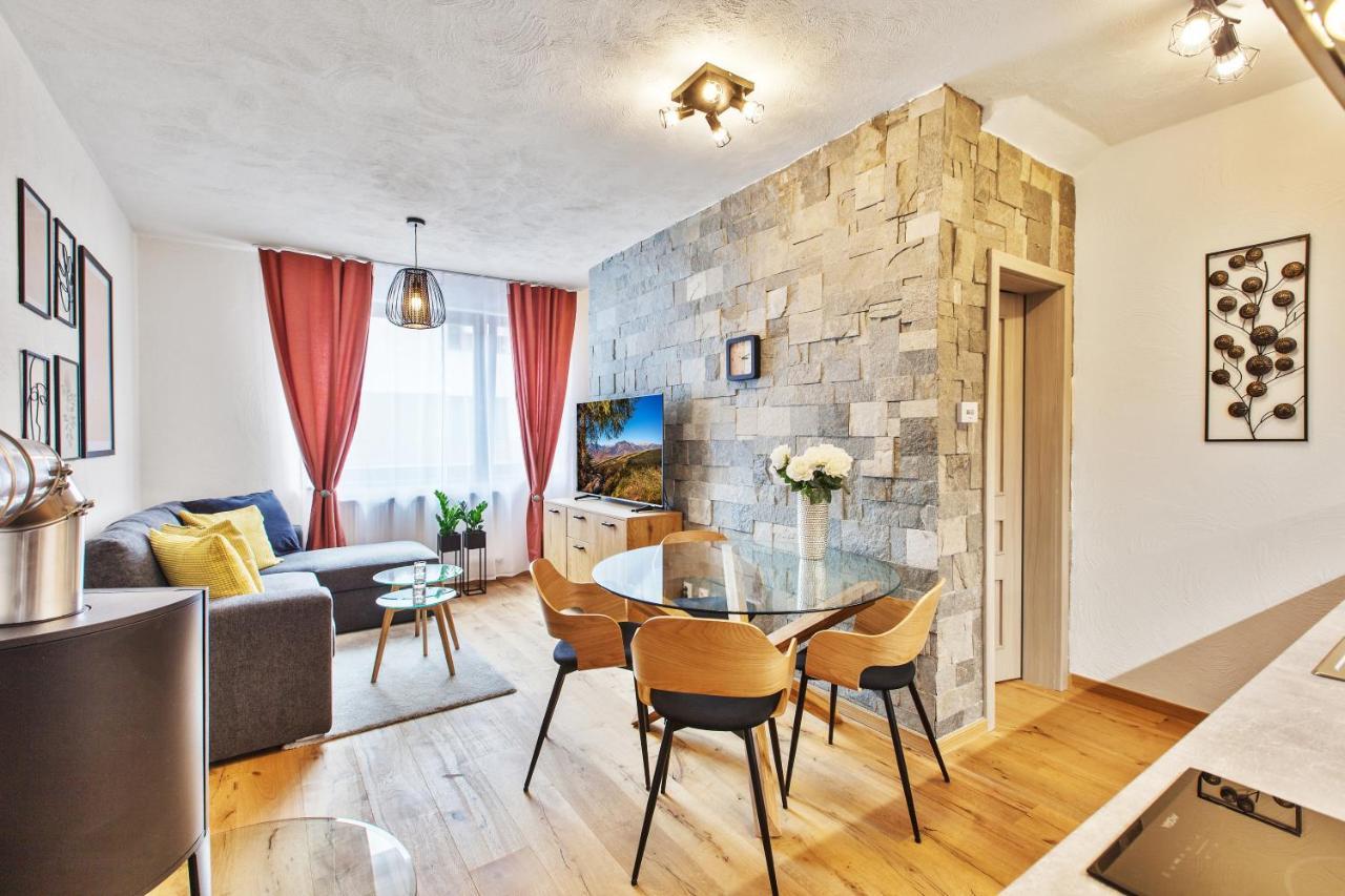 Zazi Apartmany Mýto pod Ďumbierom Buitenkant foto